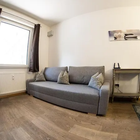 Flow Karl Wolf Park Apartman