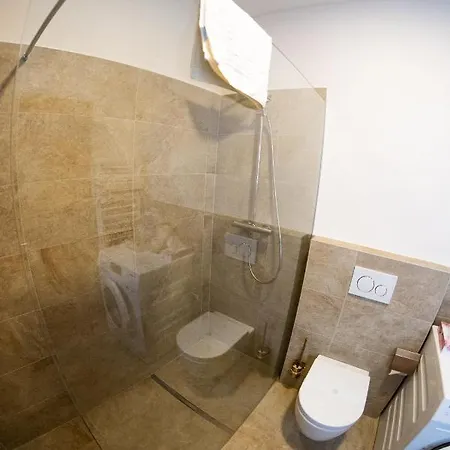 Flow Karl Wolf Park Apartman