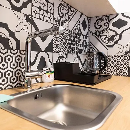 Flow Karl Wolf Park Apartman *