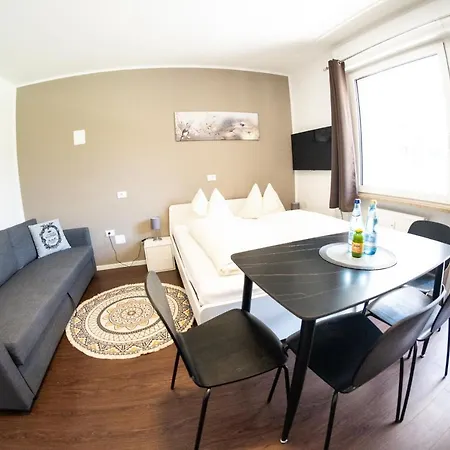 Flow Karl Wolf Park Apartman