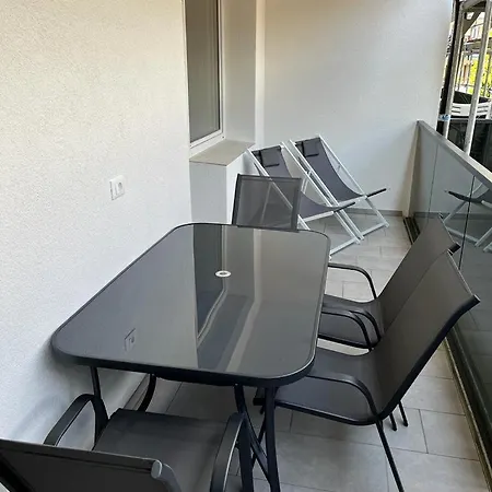 Flow Karl Wolf Park Apartman