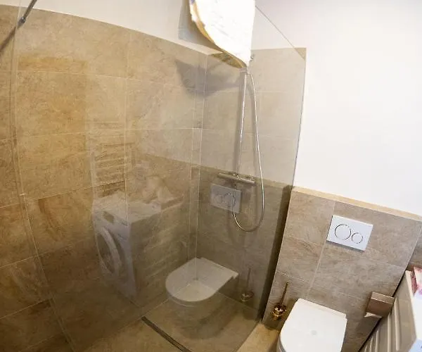 Flow Karl Wolf Park Apartment