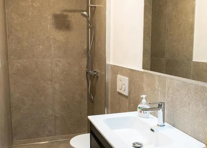 Flow Karl Wolf Park Apartment