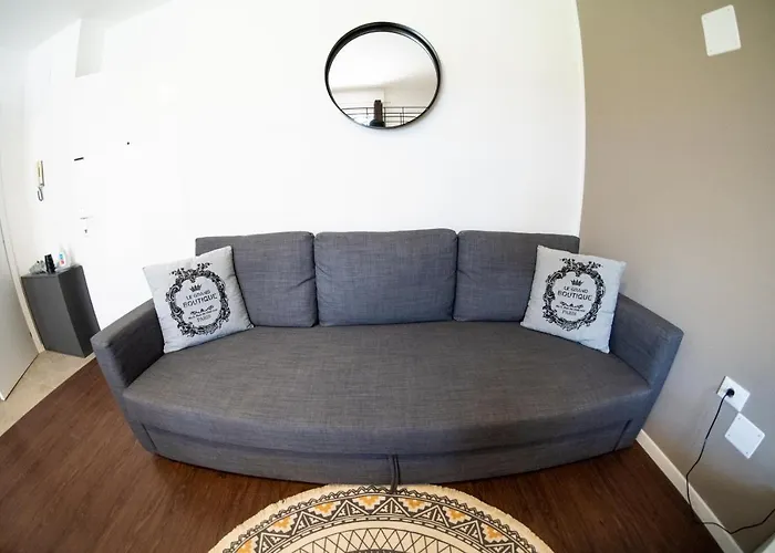 Flow Karl Wolf Park Apartment