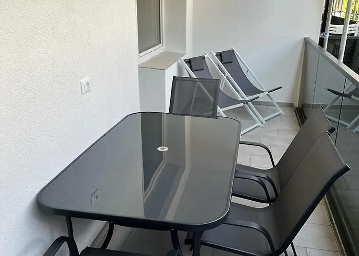 Flow Karl Wolf Park Апартаменты